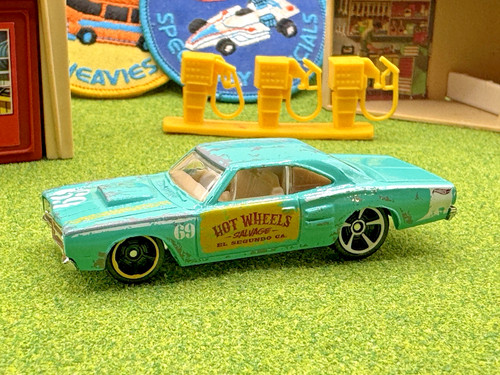 Hot wheels salvage 69 - salvage, '69